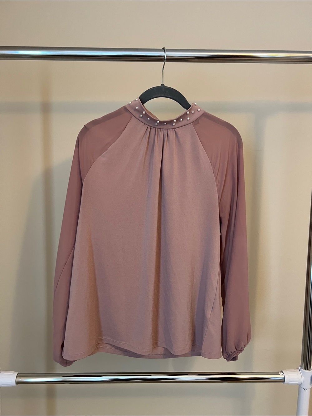 Cable & Gauge Mauve Pearl-Trim Long Sleeve Blouse